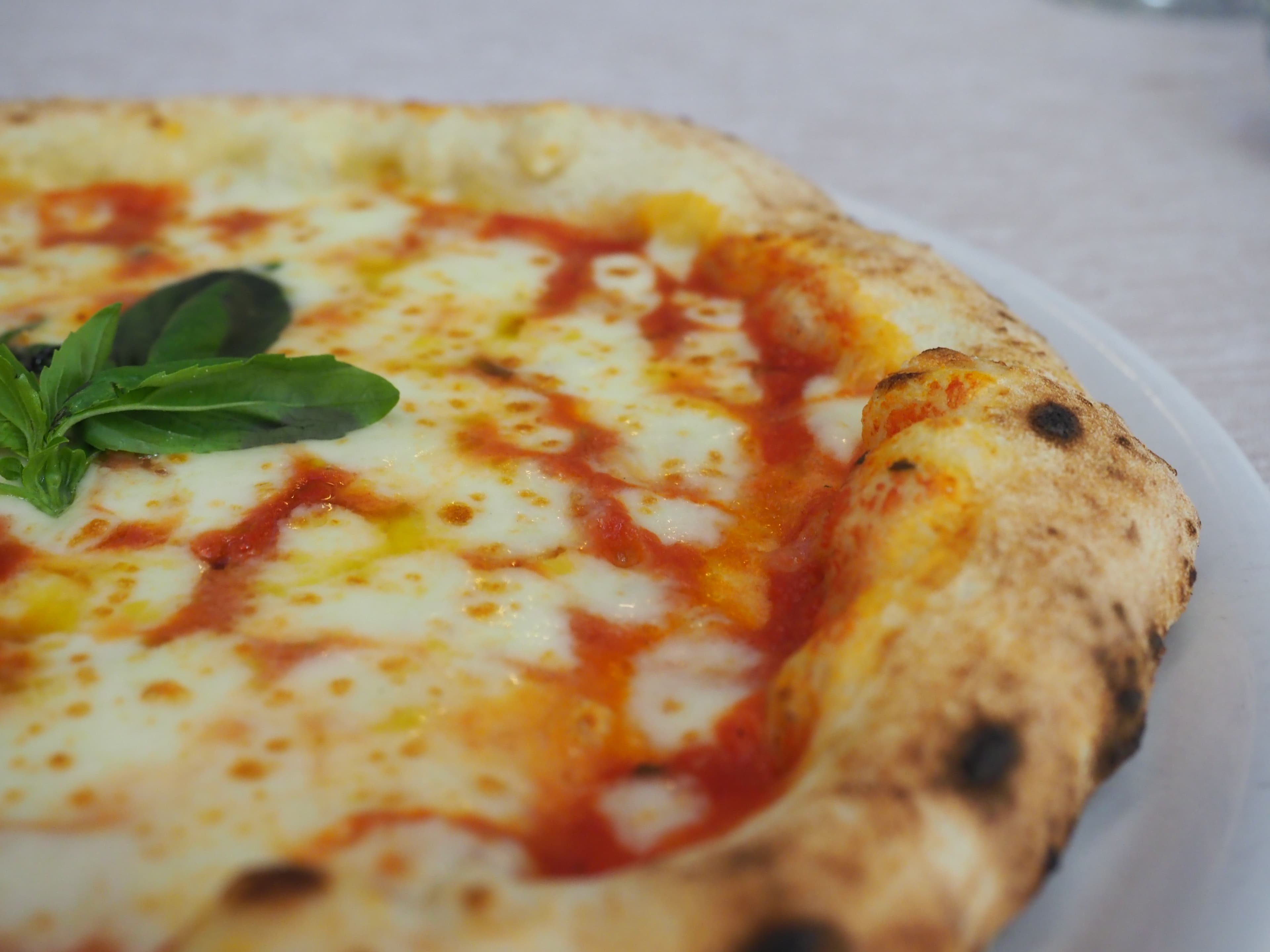 Pizza in famiglia, farcita di amicizia